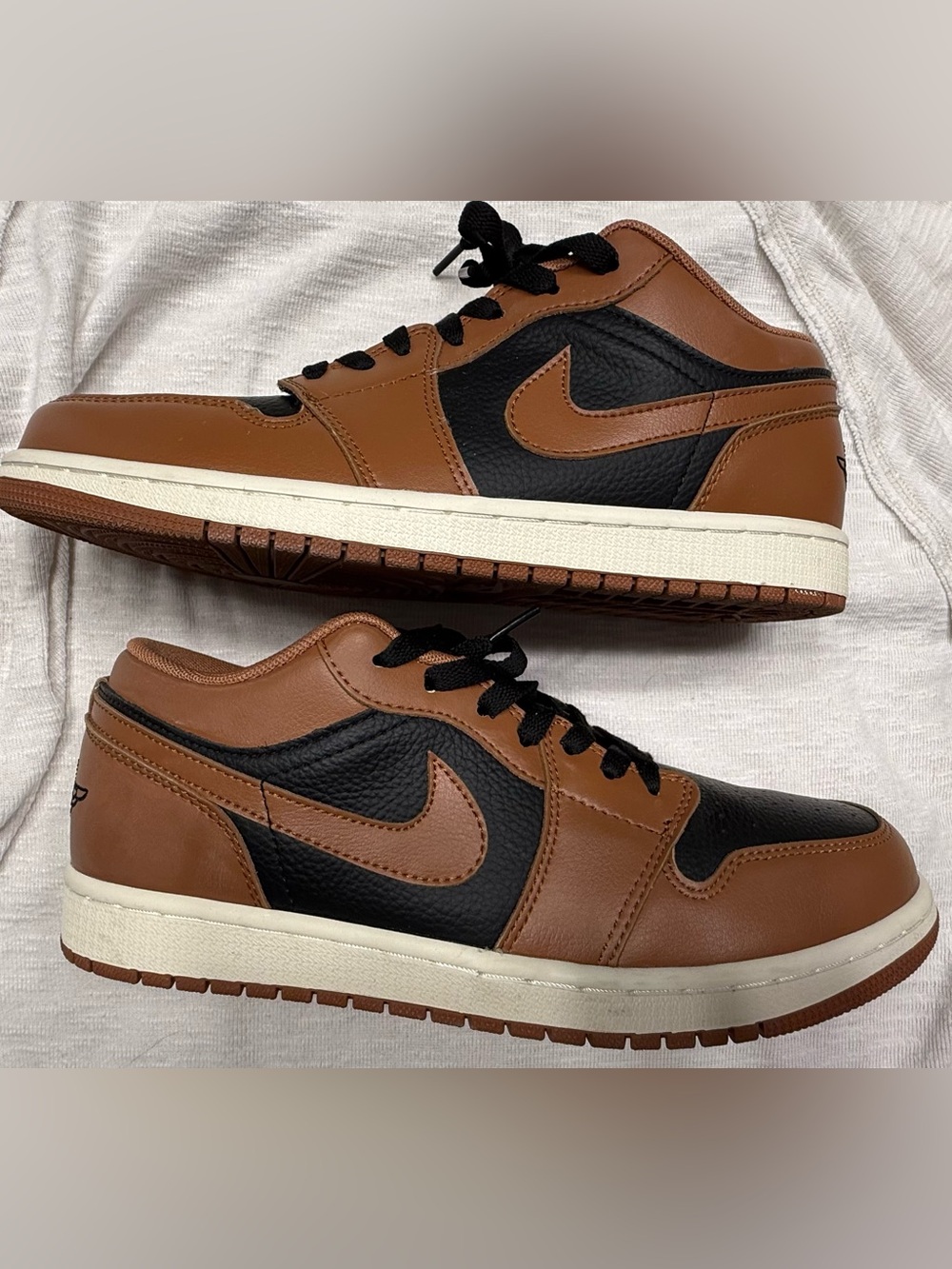 Inspired size 10 Men's Low-Top Sneakers in Brown and Black